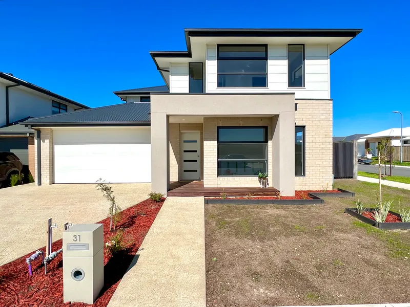 Side Gates to Rear Yard