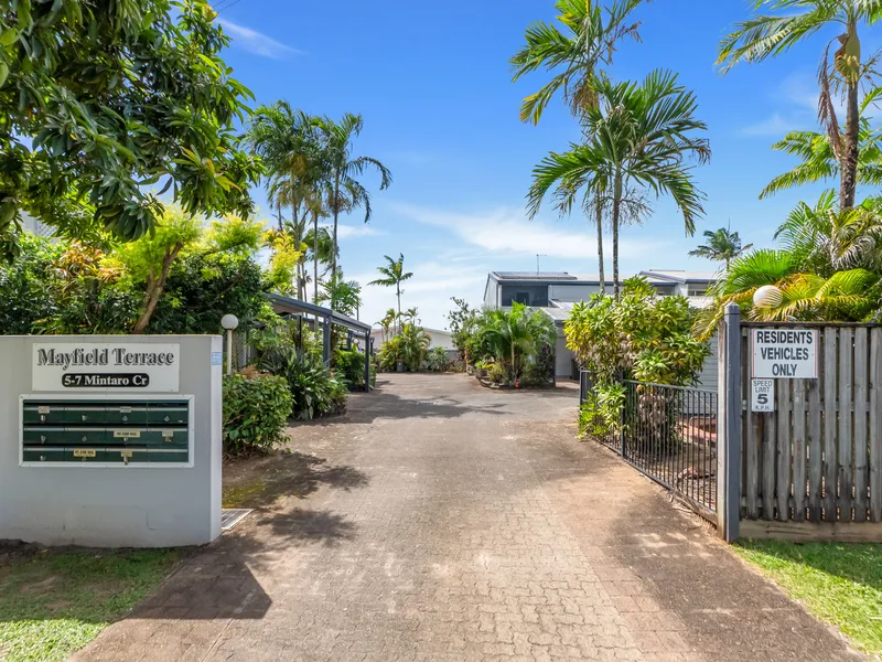 Townhouse - Private Courtyard - Pet Friendly