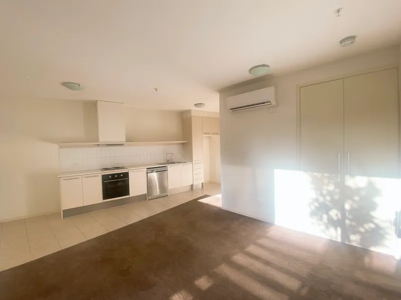 Modern 2 Bedroom Property in Prime Location of Box Hill