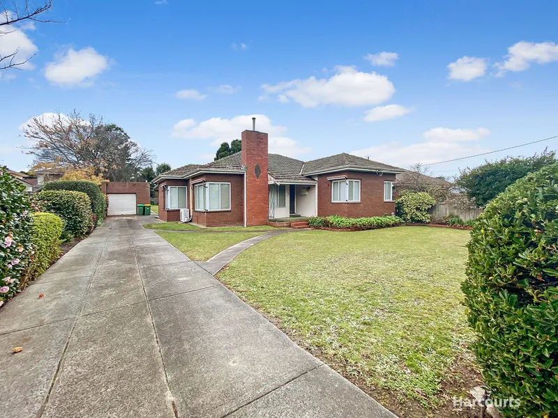 Fantastic opportunity to bring your family home closer to the action! Or development Opportunity (STCA)