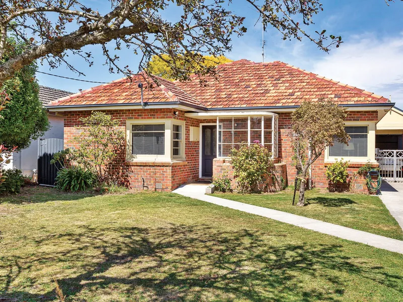 Classic Red Brick in Alfredton