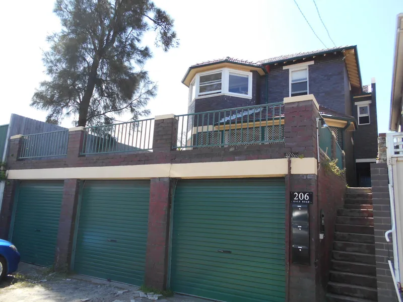 LARGE GROUND FLOOR FOUR BEDROOM APARTMENT