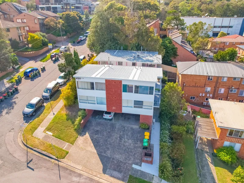 Block of 8 Units on One Title