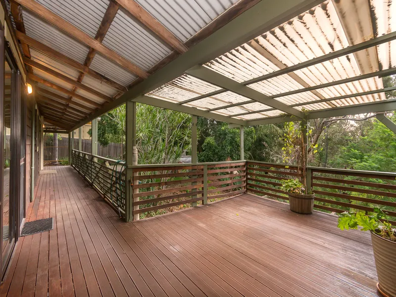 A HOME AMOUNG THE GUM TREES