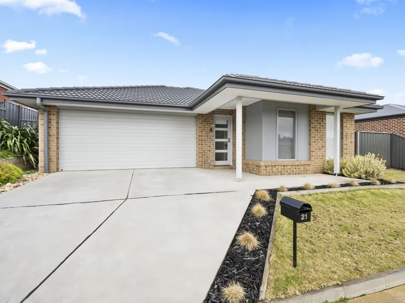 Stunning Family Home in Canadian