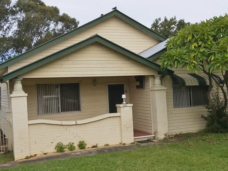 3 BEDROOM HOUSE IN CONVENIENT LOCATION