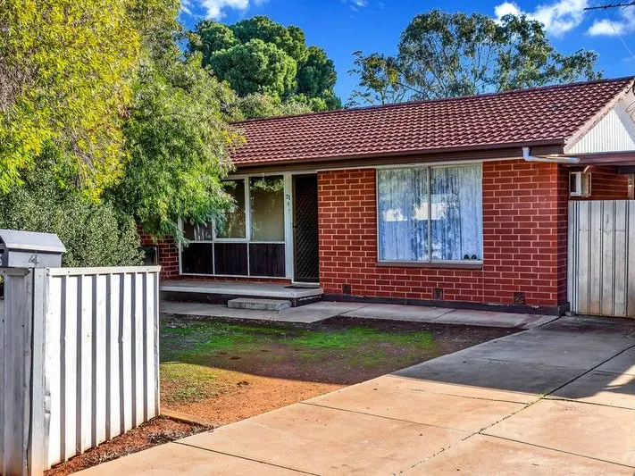 Fantastic Home in the heart of Elizabeth Downs (Pets Negotiable)