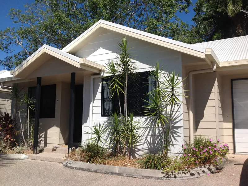 AIR-CONDITIONED OPEN PLAN LIVING WITH A TOUCH OF MODERN