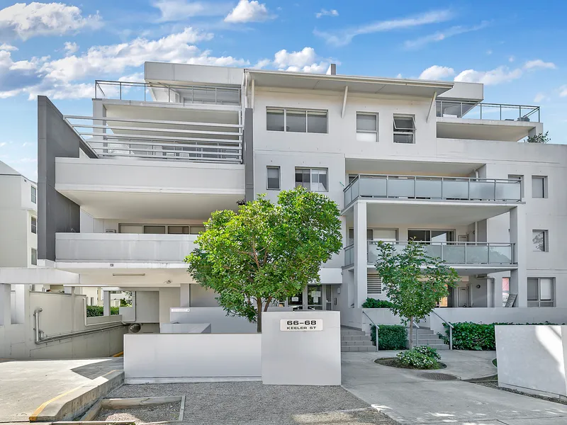 Full Brick Apartment, Walk to Everything