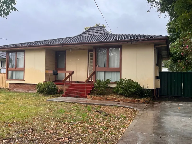 FOUR BEDROOM WITH DUCTED A/C!