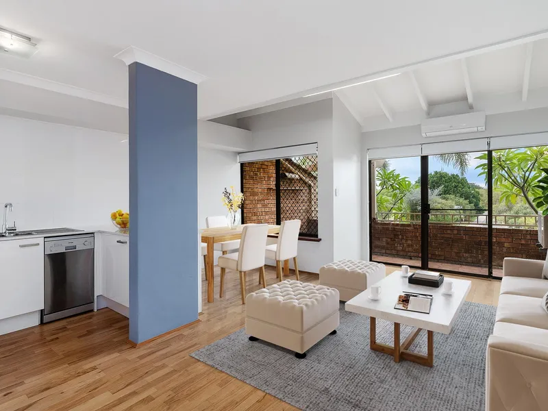 Renovated 2 Storey Apartment with City Views!