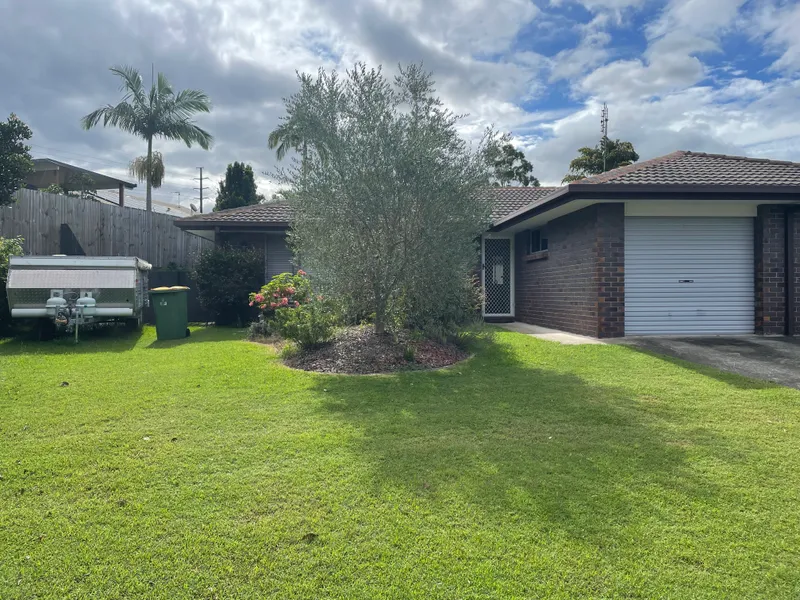 Renovated 2-bedroom duplex with a fully fenced yard!