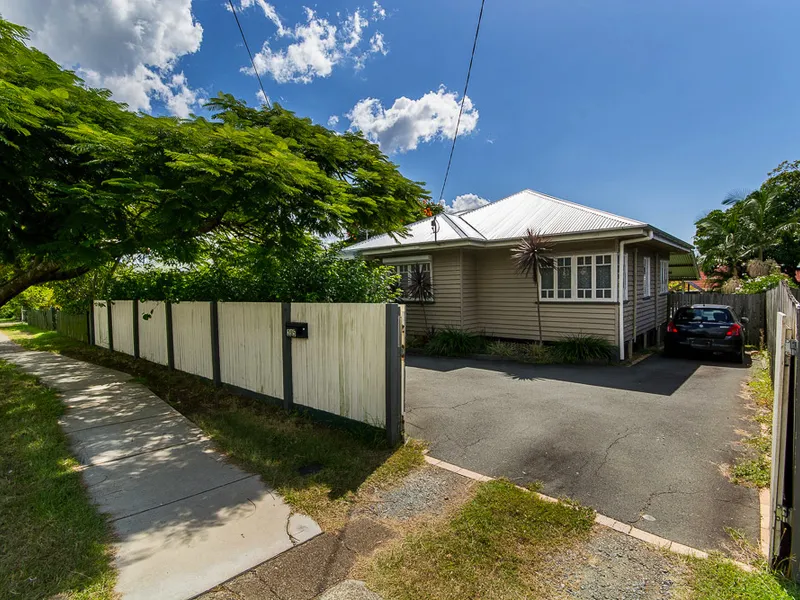 CLOSE TO AMENITIES, 3 BEDROOM HOME!