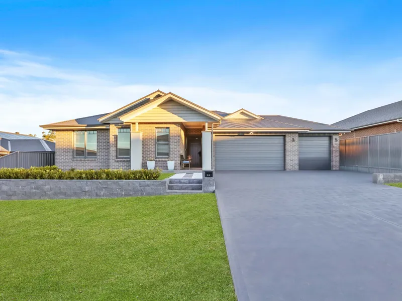 Discover Your Family Home in the Heart of the Cascades Estate, Silverdale!