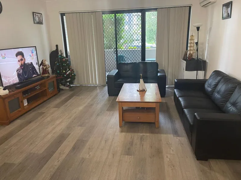 Prime location in Westmead