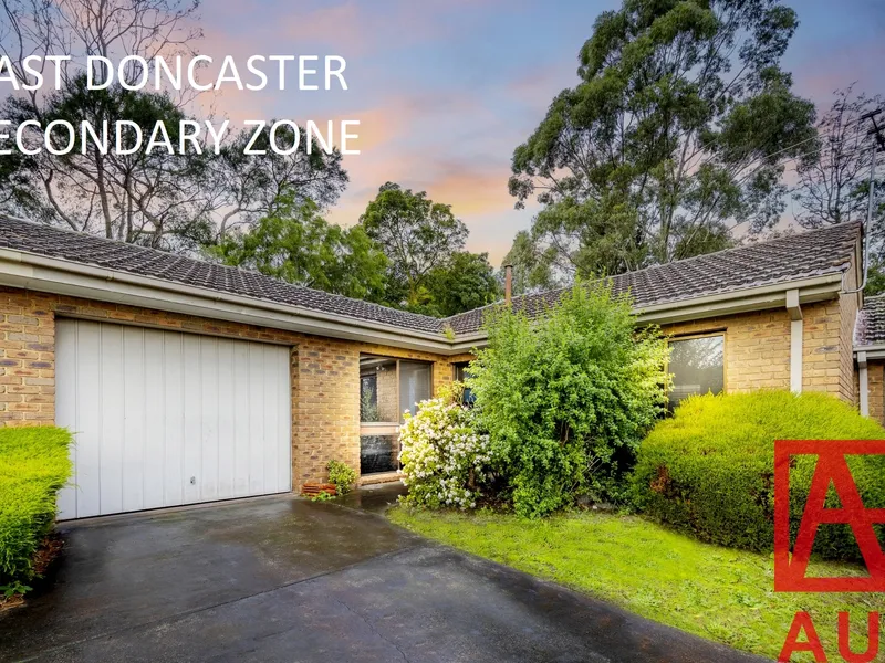 5 mins walk to Tunstall Square and 2 mins drive to M3 Freeway (East Doncaster Secondary Zone) !