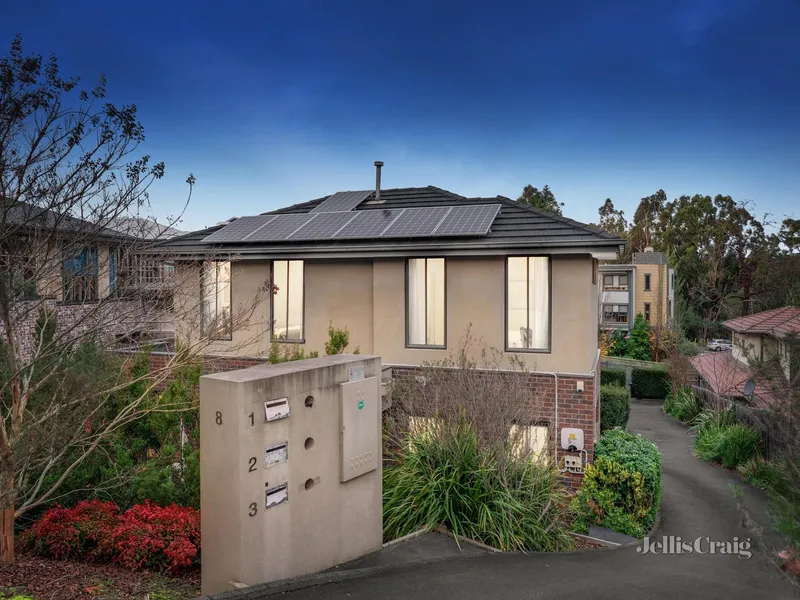 Modern appeal, walk to Beverley Hills PS