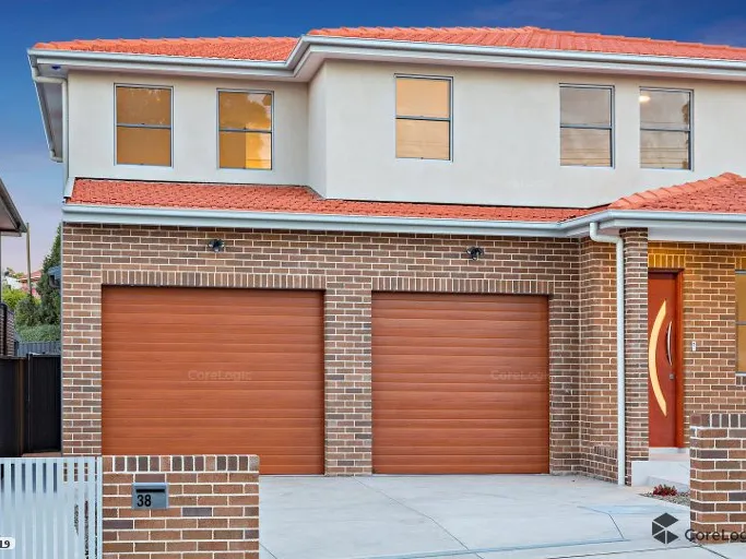 LUXURIOUS MODERN LIVING !!!