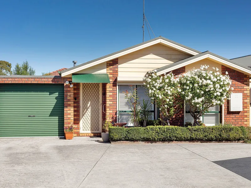 Fully updated unit in great locale