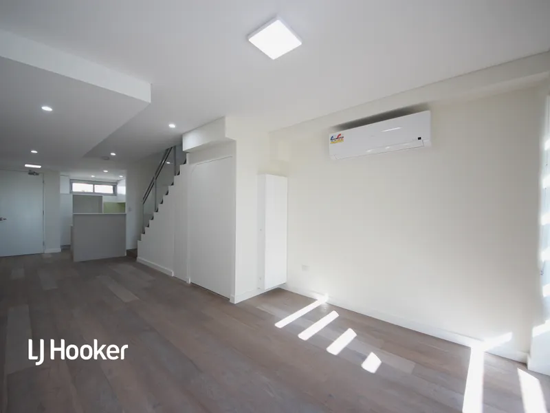 Stunning Split Level Apartment!