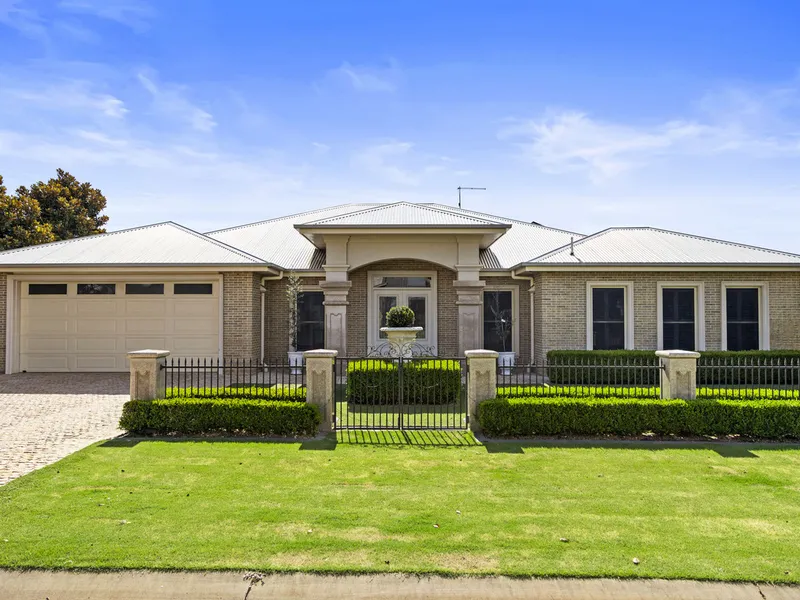 Classic Elegance meets Modern Luxury!