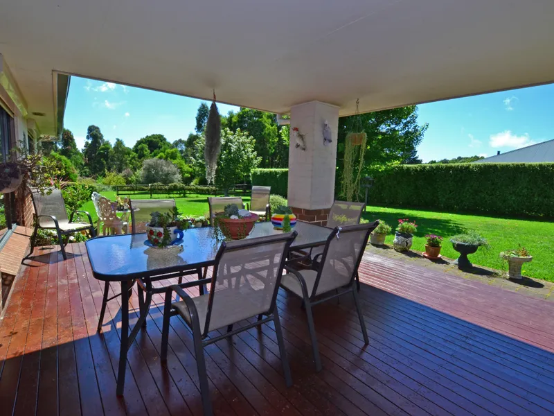 PERFECT FAMILY HOME: OWNER DOWNSIZING, MUST SELL