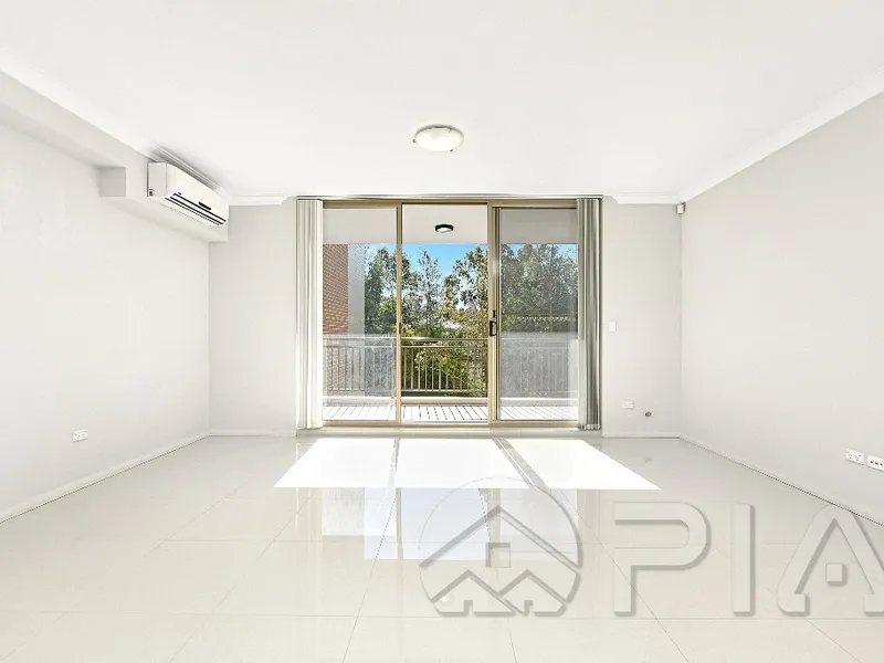 2 bedrooms apartment in Holroyd Garden for lease NOW!!!!