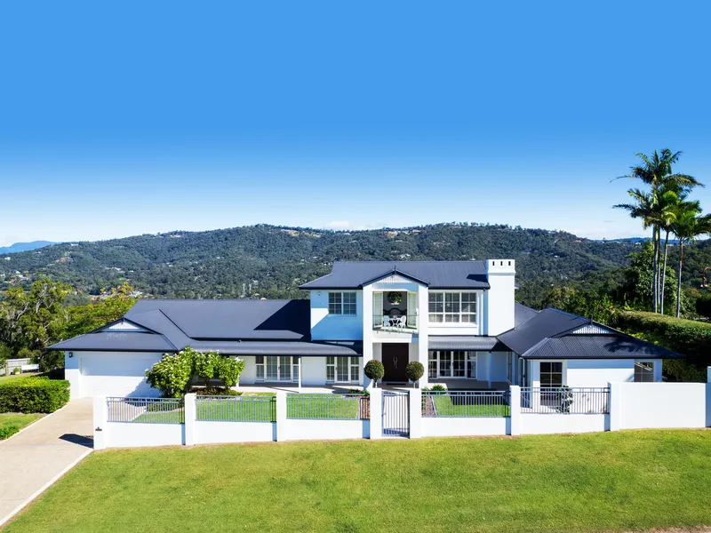 PRESTIGIOUS LOCATION WITH EXCEPTIONAL VIEWS