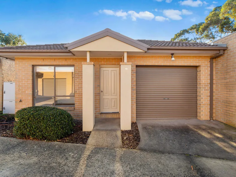 Peaceful & Tidy. set bak from the road - 2 BDR / 1 BATH / 1 GARAGE