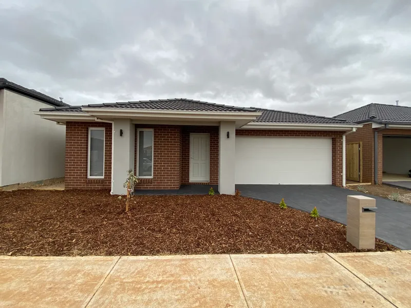 Four Bedroom Beauty in Prime Location!