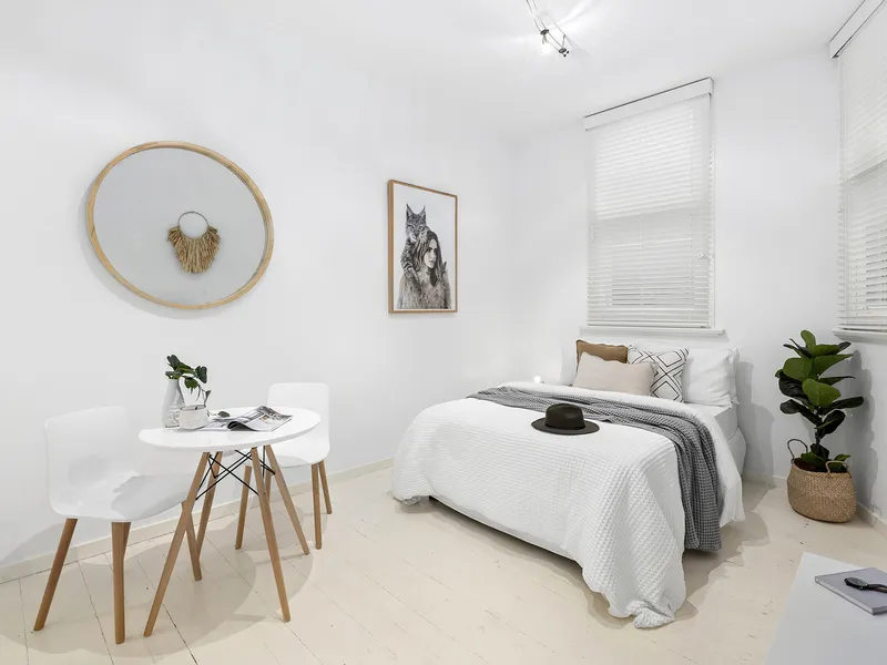 Art Deco Studio in Prime Location