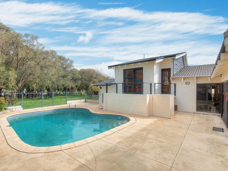 PRIME BEACH SIDE LOCATION