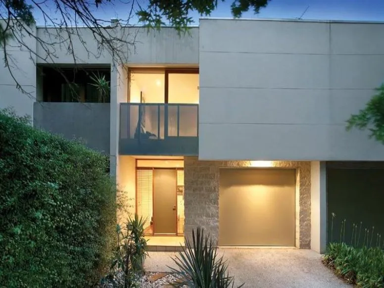 LET THE SUN SHINE IN  -  FULLY FURNISHED PROPERTY