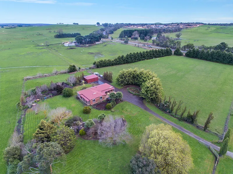 Spacious Family Home On Picturesque Acreage