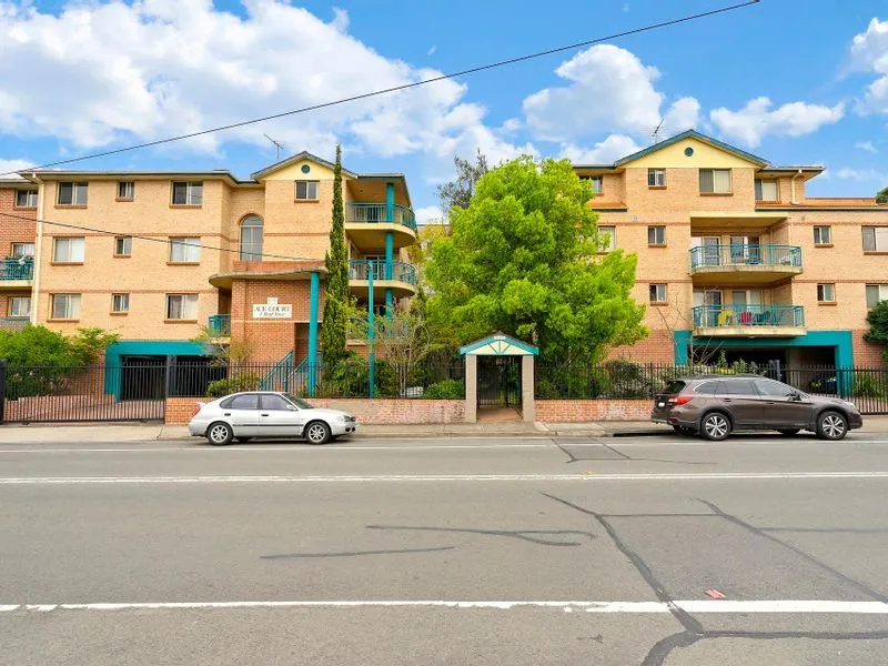 NEAT AND TIDY 2 BEDROOM UNIT IN BLACKTOWN!!