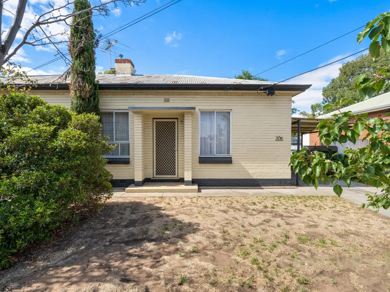 NO, YOUR NOT SEEING DOUBLE!! 3 Bedroom Maisonette on 370sqm Allotment