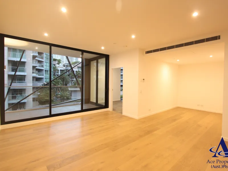 Stunning Unfurnished One Bedroom plus Study Apartment in Chatswood