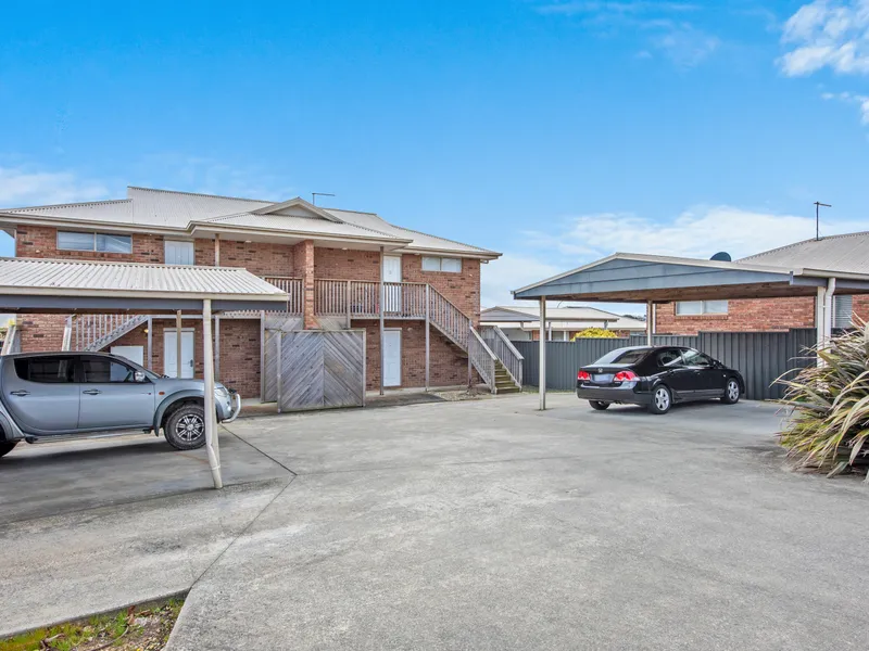 2 Bedroom, Low Maintenance Unit!