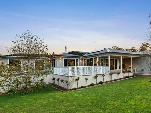 SECLUDED RESORT STYLE LIVING MELBOURNE SIDE OF BALLARAT
