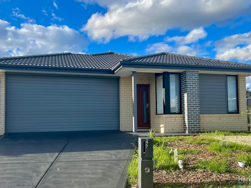 Spacious Living in a Prime Location!