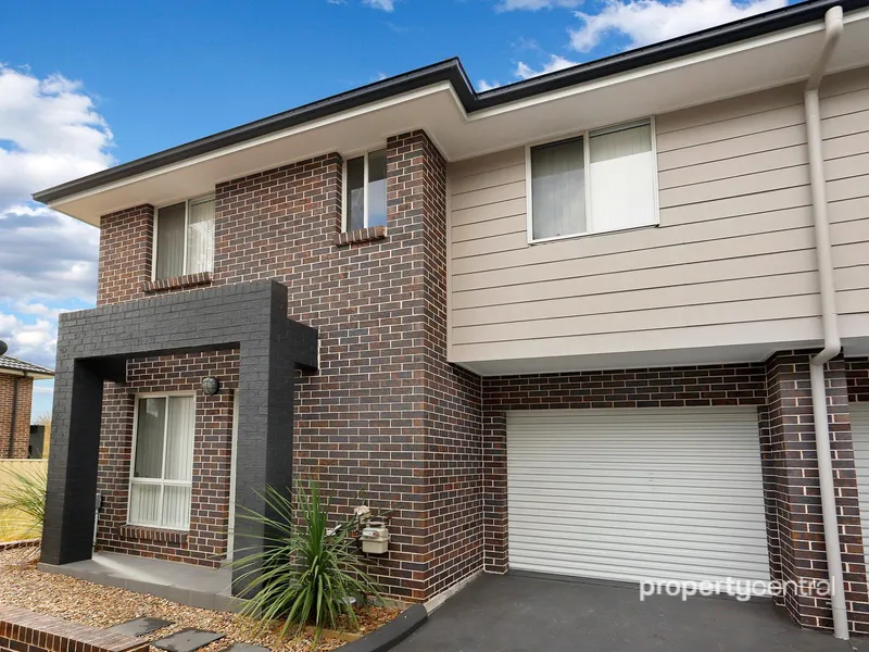FOUR BEDROOM TWO BATHROOM MODERN TOWNHOUSE