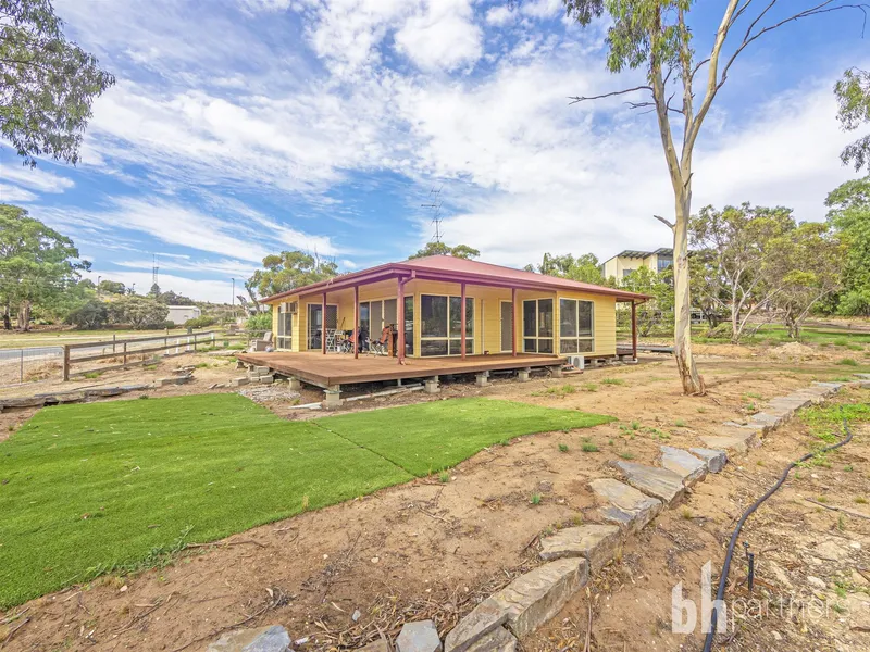 Superb Home by the River, Prestigious Location!