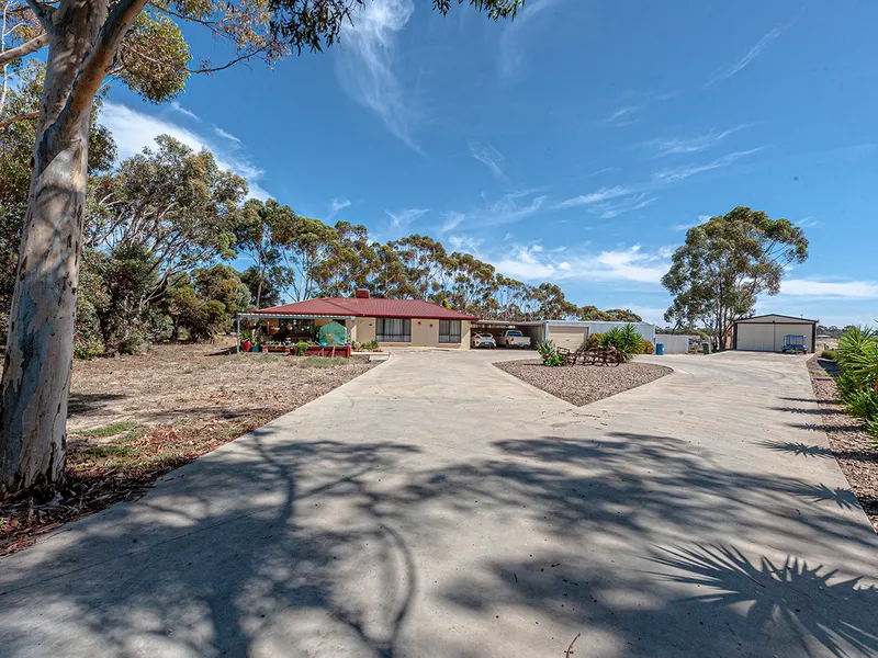 Large Quality Home with Incredible Shedding and Workshops on 3 Acres