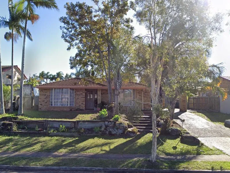 Tidy low set - Get in quick!