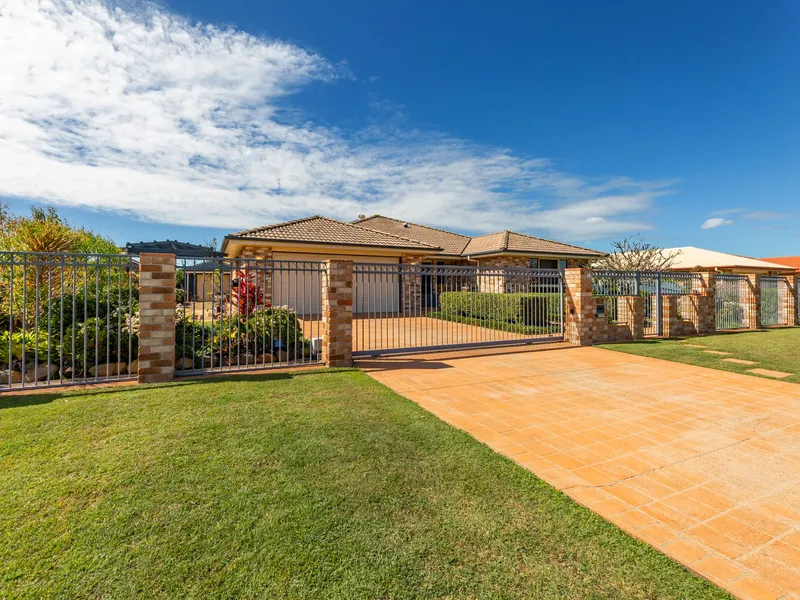 BEAUTIFUL FAMILY HOME WITH 3 LIVING AREAS, POOL, SHED & SOLAR!  