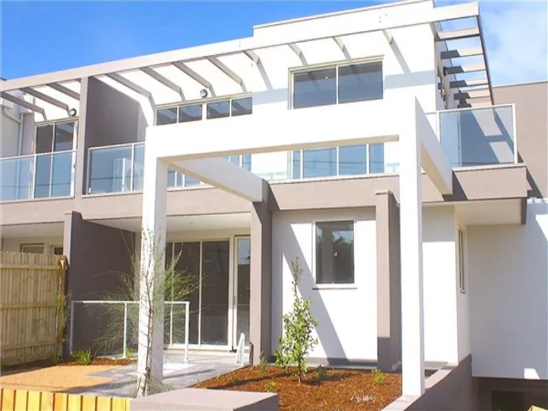 YOUNG AGED  APARTMENT WITH SEA VIEW ANGLE PLUS EXCLUSIVE 2 SECURED CAR PARKS