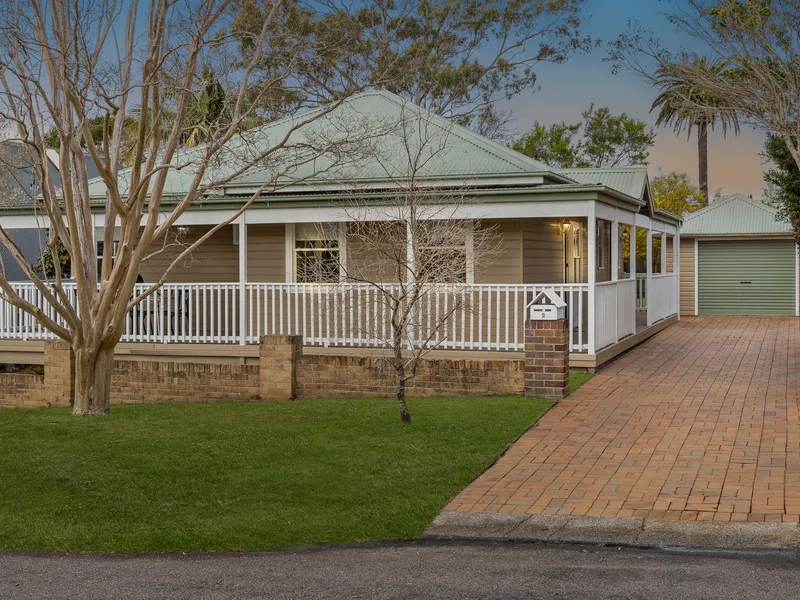 Charming Waterside Cottage