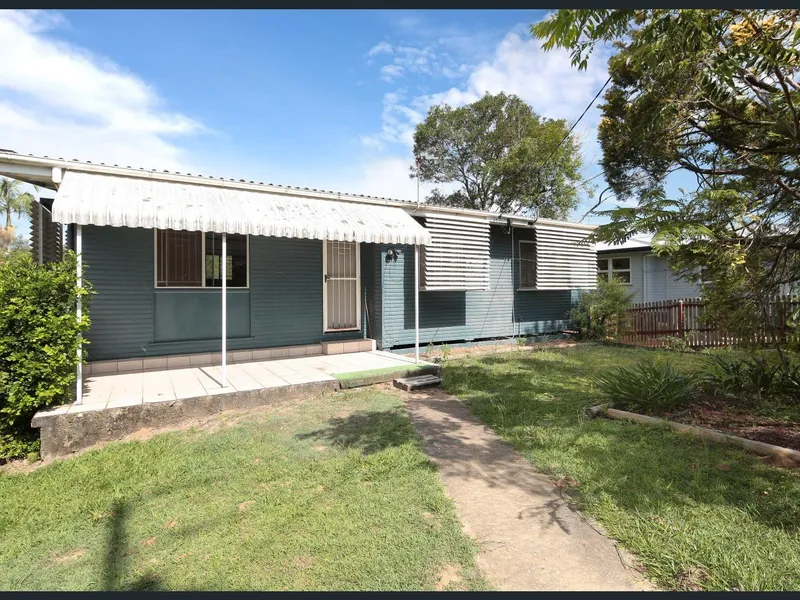 Great Family Home with Fully Fenced Backyard