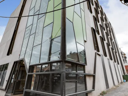 Studio Apartment 1 mins walk to Auburn Station