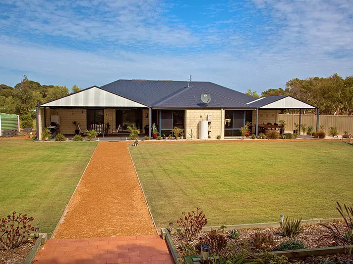 ACREAGE AT DONGARA
